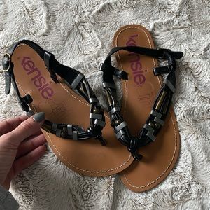 ⭐️Sandal with metal detail⭐️